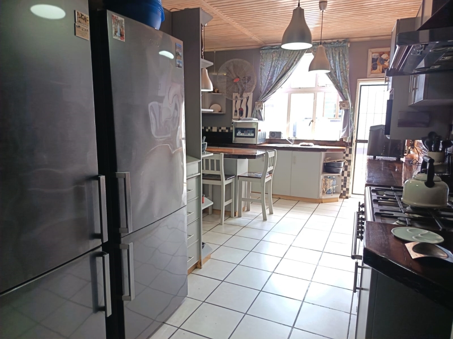 To Let 7 Bedroom Property for Rent in Humansdorp Eastern Cape